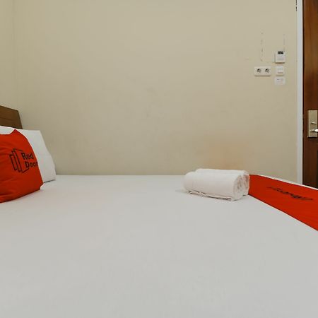 Reddoorz @ Kwitang Hotel Джакарта Екстериор снимка