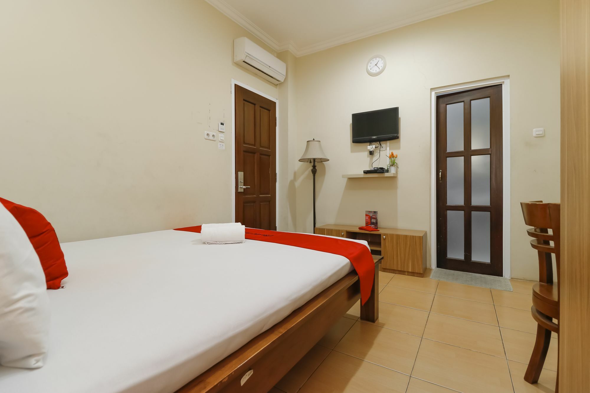 Reddoorz @ Kwitang Hotel Джакарта Екстериор снимка