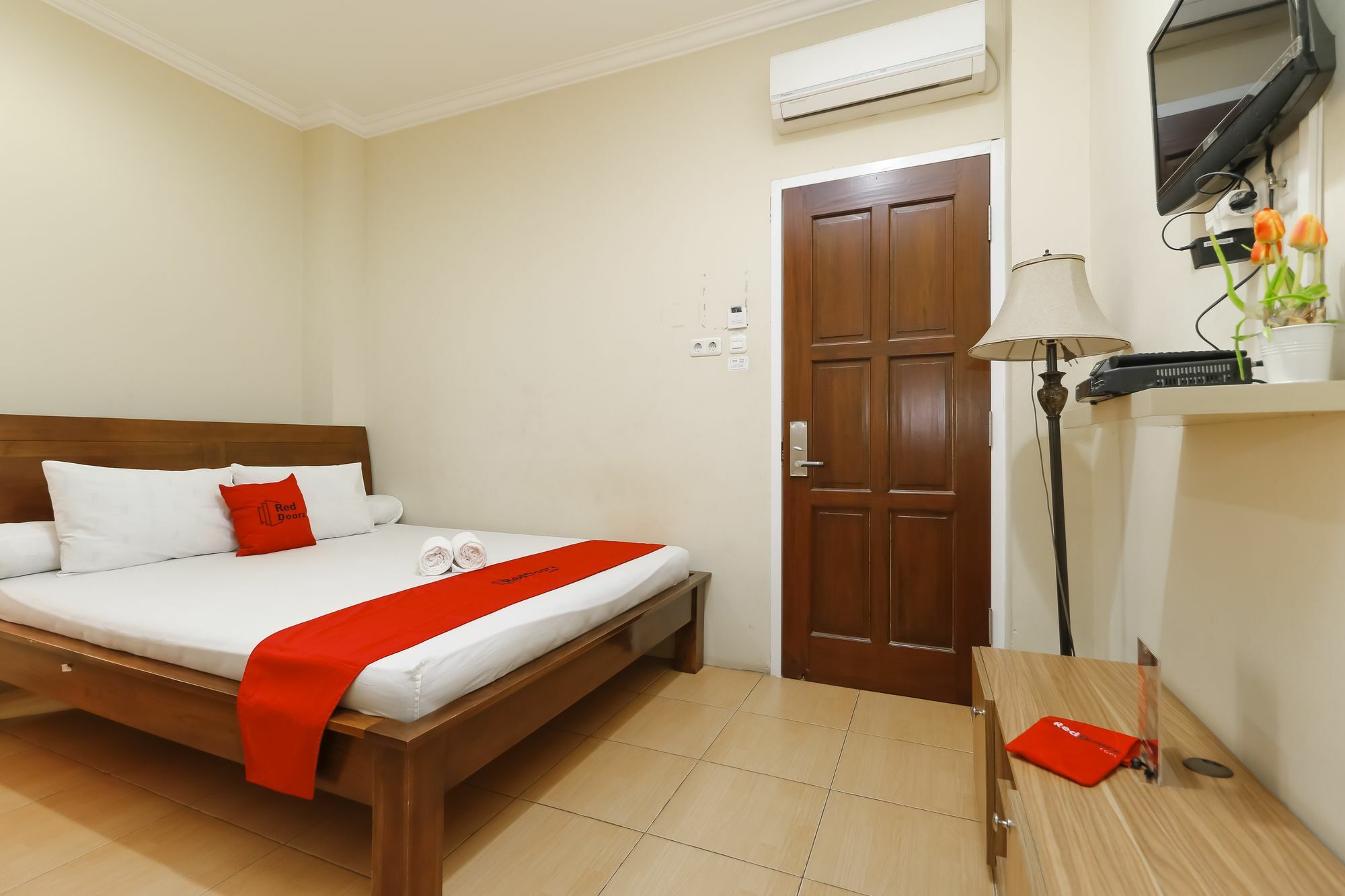Reddoorz @ Kwitang Hotel Джакарта Екстериор снимка